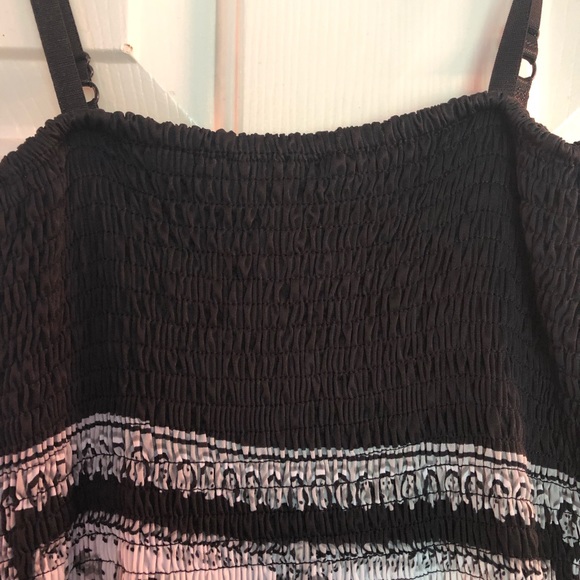 Black & White Dress - Picture 3 of 6